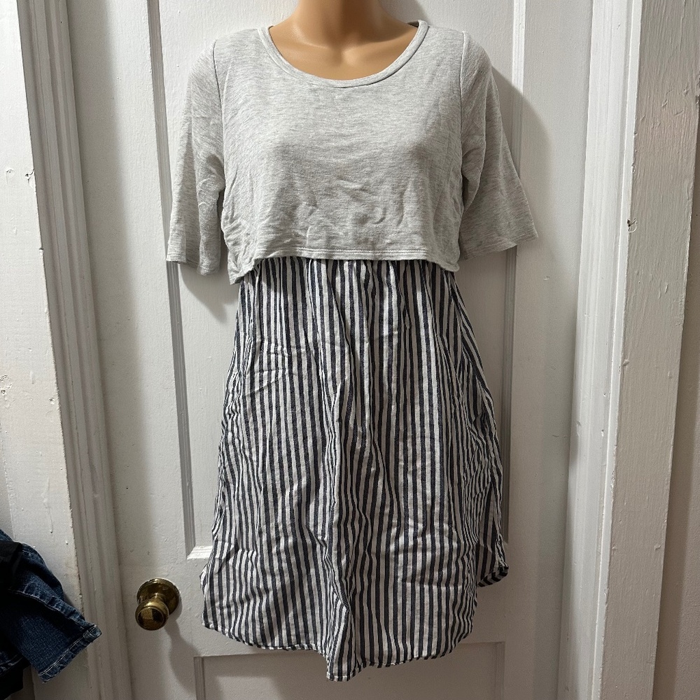 Hello MIZ Nursing Short Sleeve Dress in S